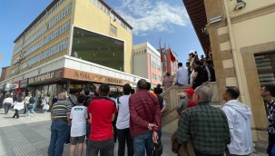 Belediyeden taraftara "dev" jest