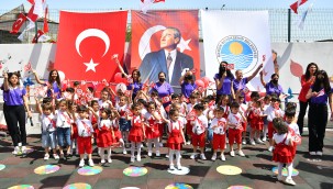 BÜYÜKŞEHİR'İN MÜNİR ÖZKUL KREŞİ'NDE 23 NİSAN COŞKUSU