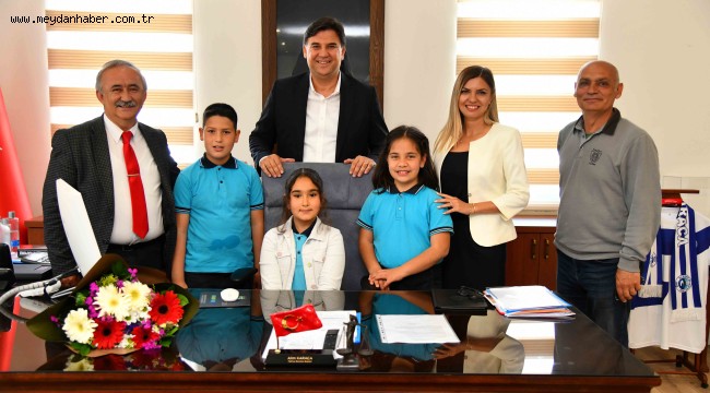 Karaca makamını minik Esra'ya bıraktı