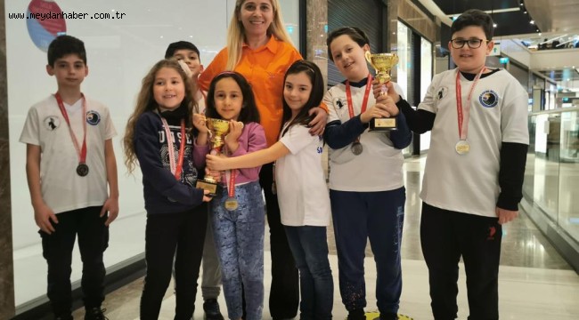   Kartal Belediyesi Satranç Akademisi Sporcuları Ödüle Doymuyor