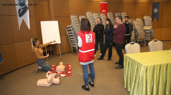 KÜÇÜKÇEKMECE BELEDİYESİ'NDEN PERSONELE İLK YARDIM EĞİTİMİ