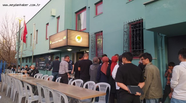 Millet Kıraathaneleri Ramazan'da da Milletin Hizmetinde