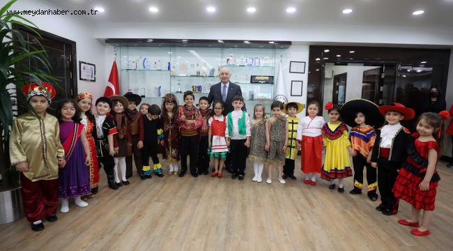 Minik öğrencilerden Yaşar'a sürpriz rengarenk ziyaret