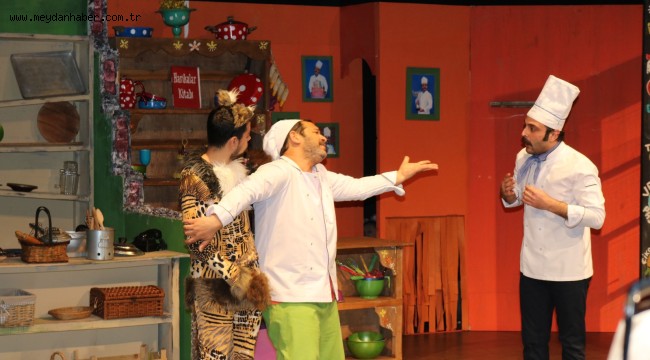 ÖĞRENCİLER TİYATROYLA BULUŞMAYA DEVAM EDİYOR