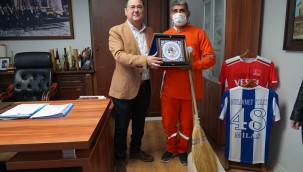 TEMİZLİK İŞÇİSİNDEN DUYGUSAL VEDA