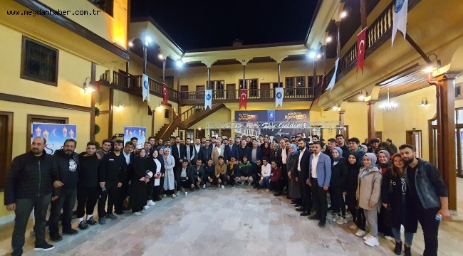 ÜNİAK'lı gençlerle sahur