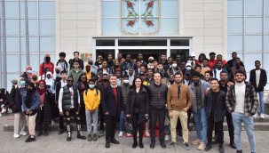 ÜNİVERSİTELİ ÖĞRENCİLERE BİLECİK'İN TARİHİ VE KÜLTÜREL DEĞERLERİ ANLATILDI