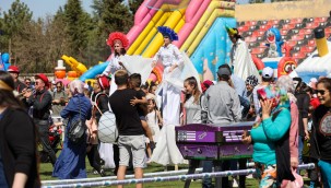 Uşak Belediyesi'nden Çocuk Bayramına Özel Şenlik