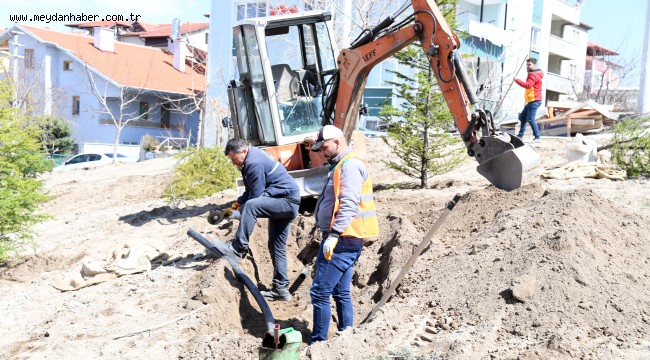 Yeni park alanları kazandırılıyor onlarca ağaç toprakla buluşuyor