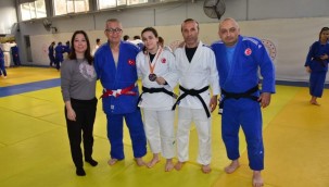 YUNUSEMRELİ JUDOCU SÜMEYYE PARİS YOLCUSU