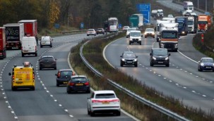 AB, yeni benzinli ve dizel otomobilleri 2035'te yasaklamaya hazırlanıyor