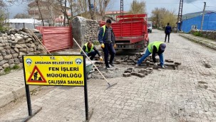 ARDAHAN BELEDİYESİ YOL VE KALDIRIMLARDA ÇALIŞMA BAŞLATTI