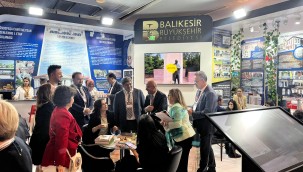  Bakan Ersoy Balıkesir Büyükşehir'in çalışmalarını inceledi