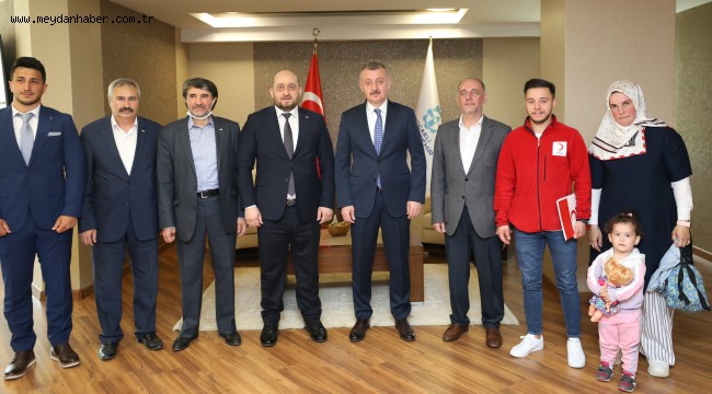 Başkan Büyükakın, ''Hizmet edecek uzun bir yolumuz var