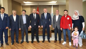 Başkan Büyükakın, ''Hizmet edecek uzun bir yolumuz var