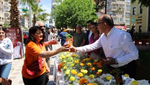 Başkan Çetin Akın'dan Anneler Günü Ziyaretleri