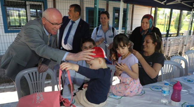 Başkan Kurt 75. Yıl Mahallesinde kadınlarla buluştu