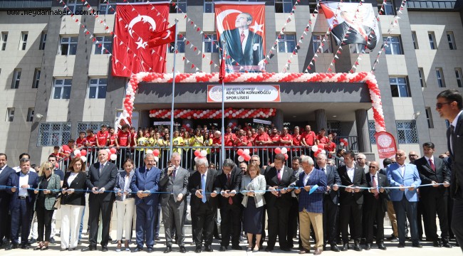 BAŞKAN ŞAHİN: "GAZİANTEP DEYİNCE ARTIK AKLA YALNIZCA FISTIK, BAKLAVA DEĞİL, SPOR ŞEHRİ GAZİANTEP'İN SPORCU ÇOCUKLARI DA GELECEK"