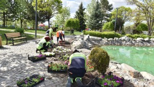 BAŞKENT ANKARA 19 MAYIS'A RENGARENK ÇİÇEKLERLE HAZIRLANIYOR