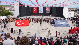 Çeşme'de 19 Mayıs coşkusu