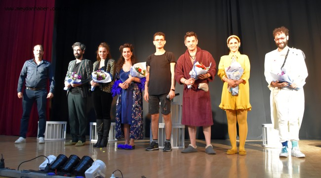 ''DÜNYA SAAT MEKAN'' FOÇA'DA SAHNELENDİ