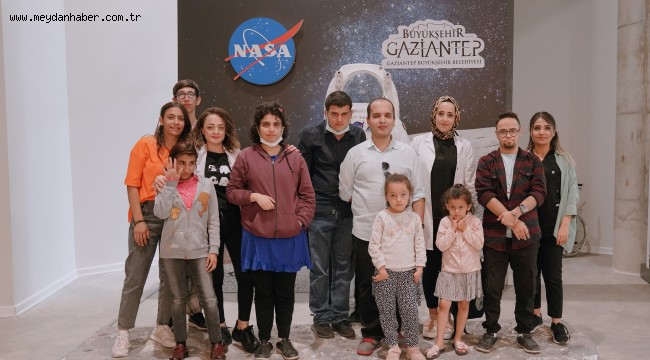 ENGELSİZ YAŞAM MERKEZİ ÖĞRENCİLERİ NASA SERGİSİYLE UZAYA YOLCULUĞU KEŞFETTİ
