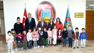 Esen'in Makamı Çocuk Sesleri ile Doldu