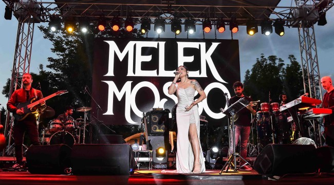 GENÇLER BAYRAM COŞKUSU YAŞADI