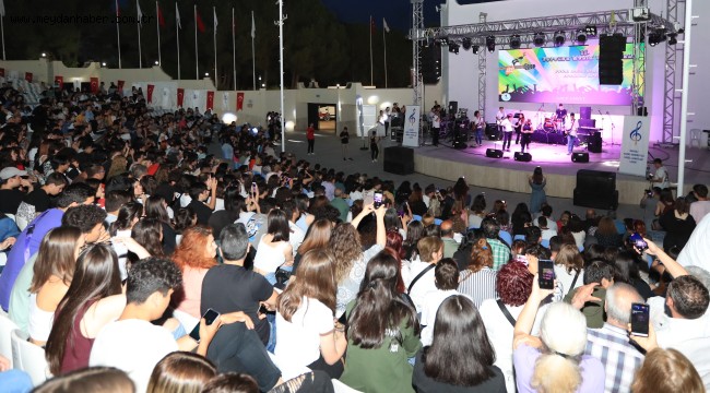 GENÇLER MÜZİK FESTİVALİNDE ÇOŞTU
