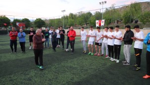 Gençlik Maçını Dostluk Kazandı