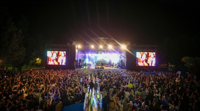 GENÇLİK VE SPOR FESTİVALİ'NDE KONSERLER VE ETKİNLİKLERLE EĞLENCE ARALIKSIZ DEVAM EDİYOR