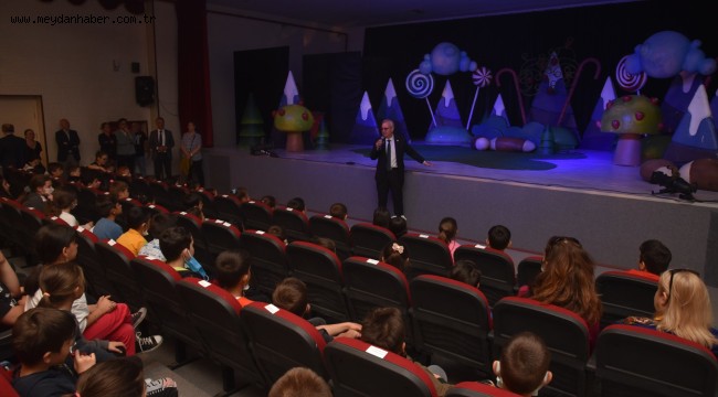 İstanbul Devlet Tiyatrosu'nun çocuk oyunu Keşanlı çocuklarla buluştu