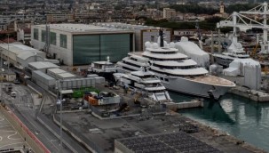 İtalya, Rus hükümetinin önde gelen unsurlarıyla bağlantılı lüks bir yata el koydu