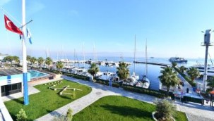 İzmirlilerin gözdesi mavi bayraklı "İzmir Marina"