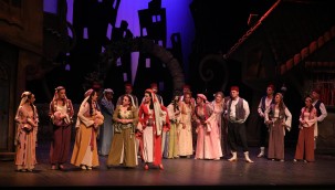 KANLI NİGAR MÜZİKALİ SANATSEVERLERLE BULUŞTU