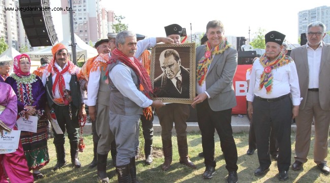 KARŞIYAKA'DA COŞKU DOLU 'ULUSLARARASI KARŞIYAKA YÖRÜK FESTİVALİ'