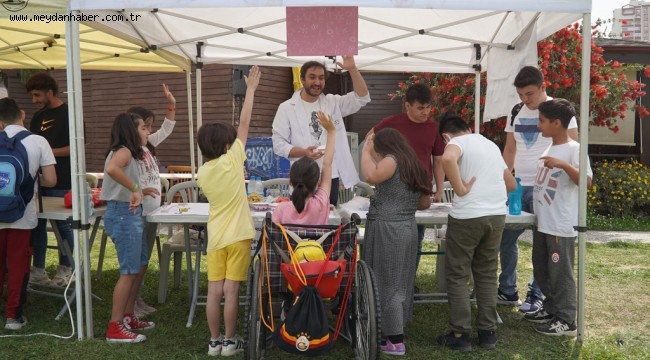 Karşıyaka'da eğlenceli 'Fen Bilimleri' şenliği
