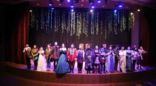 Kartal,  Tiyatro Festivali ile her gün yeni bir oyuna ev sahipliği yapıyor