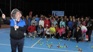 KINIK'TA TENİS TURNUVASI GERÇEKLEŞTİRİLDİ