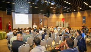 KÜÇÜKÇEKMECE'DE BELEDİYE PERSONELİNE KAMU İHALE MEVZUATI DEĞİŞİKLİĞİ EĞİTİMİ