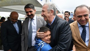 MANSUR YAVAŞ İLÇE İLÇE DERT DİNLİYOR: BU KEZ HAYMANA'DA VATANDAŞLARLA BULUŞTU