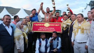 PEHLİVANLAR HELVACI'DA ER MEYDANINA İNDİ