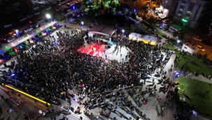 SİNCAN'DA GENÇLER BAYRAMI COŞKUYLA KUTLADI