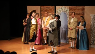 Turgutlu Belediyesi Tiyatrosu Cimri Oyunuyla Alaşehir'e Konuk Olacak