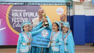 ÜMRANİYE BELEDİYESİ GELENEKSEL HALK OYUNLARI'NDA ÖDÜLLER SAHİPLERİNİ BULDU