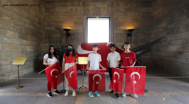 Yenimahalleli öğrenciler Ata'nın huzuruna çıktı