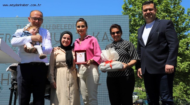 Yılın Annesi Ödülü SMA Hastası İrem Nur Bebeğin Annesine Verildi 