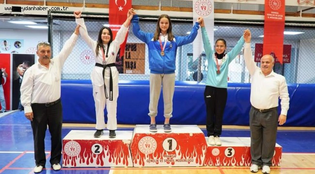 YUNUSEMRELİ TAEKWONDOCULARDAN 12 MADALYA