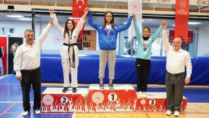 YUNUSEMRELİ TAEKWONDOCULARDAN 12 MADALYA