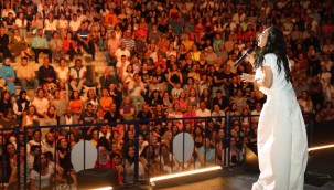 19 bin kişi ile muhteşem konser